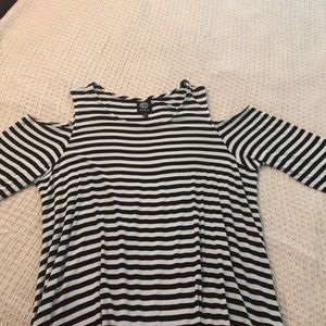 Bobeau cold-shoulder Black & White striped Top